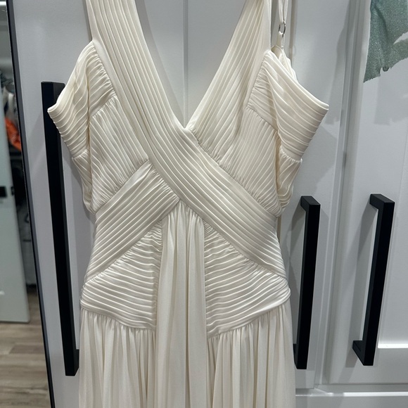 BCBG MAXAZRIA DRESS - Picture 4 of 6